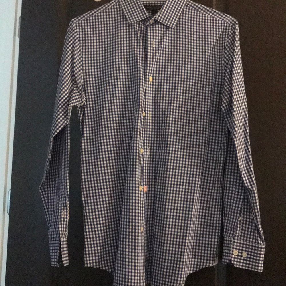 This is a Banana Republic long sleeve dress shirt